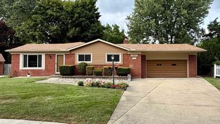 11971 Fairview Dr, Sterling Heights, MI 48312