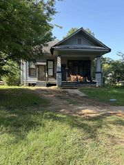 629 W  64th St, Shreveport, LA 71106
