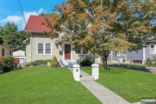 21 South Ave, Harrington Park, NJ 07640