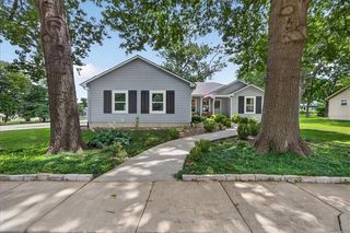 301 S  Elm St, Louisburg, KS 66053