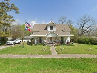 702 S  5th St, Bonham, TX 75418