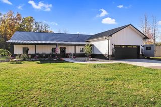 9242 Irish Rd, Goodrich, MI 48438
