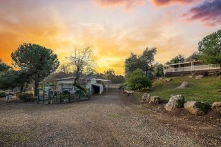 38150 Sumac Ln, Squaw Valley, CA 93675