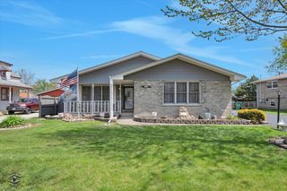 8001 Lockwood Ave, Burbank, IL 60459