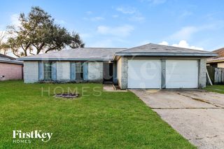 9806 Charmont Rd, La Porte, TX 77571