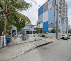 652 NW 1st St, Miami, FL 33128