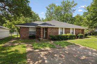 1104 E  High St, Terrell, TX 75160
