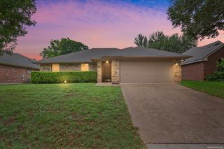 1812 Ramada Dr, Woodway, TX 76712