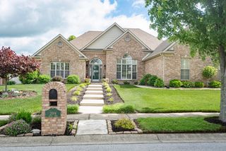 2004 Apple Rd, Versailles, KY 40383