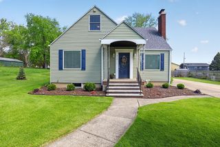 312 S  Cleveland Ave, Galien, MI 49113