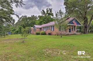 1613 Crestwood Dr, Mobile, AL 36618