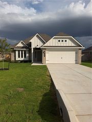342 Harvest Lake Dr, Snook, TX 77878