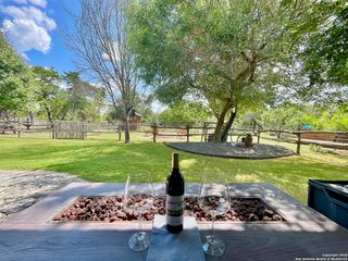 42 E Grand Oaks Drive, Harper, TX 78631