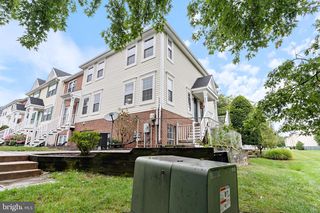 8025 Lantern Ct #118, Manassas, VA 20109
