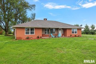24365 Edwards St, Greenview, IL 62642