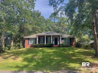 125 Lakeview Loop, Daphne, AL 36526
