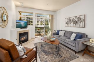 300 110th Avenue NE #303, Bellevue, WA 98004