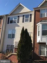 47674 Comer Sq, Sterling, VA 20165