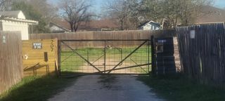 207 Munro Street, Liberty Hill, TX 78642
