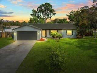 2098 Waterfall Dr, Spring Hill, FL 34608