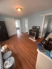 1041 Strong St #2, Schenectady, NY 12307
