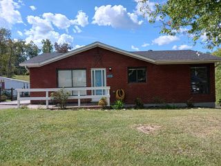 8301 Ray Dr, Ashland, KY 41102