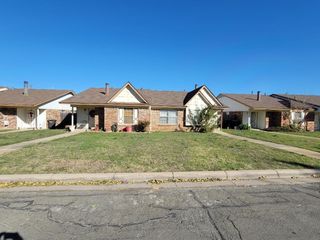 2709 Rustic Forest Rd, Fort Worth, TX 76140
