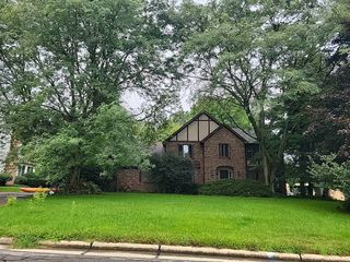720 Presidential Dr, Youngstown, OH 44512