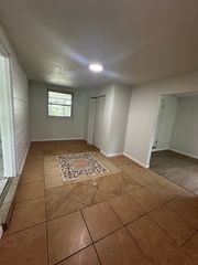 411 Zephyr Rd, Venice, FL 34293