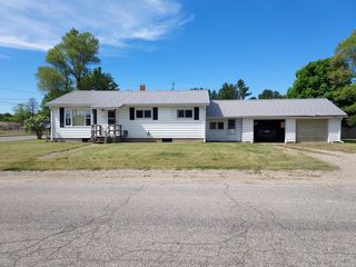 610 N  Cedar St, Evart, MI 49631