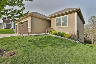 1408 SW Cross Creek Dr, Grain Valley, MO 64029