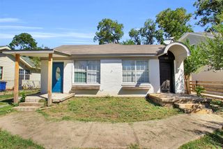 627 W  Pembroke Ave, Dallas, TX 75208