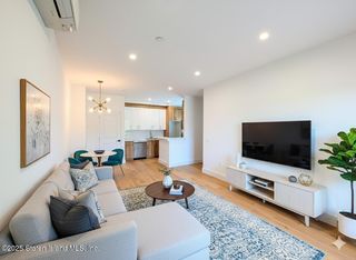 3865 Amboy Rd #3D, Staten Island, NY 10308