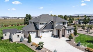 5275 E  Feather Creek Ln, Nampa, ID 83687