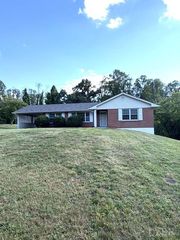 103 Idlebrook Dr, Madison Heights, VA 24572