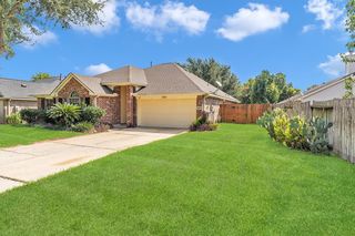 7318 Crestbury Ln, Cypress, TX 77433