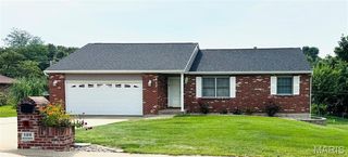123 Rosewood Dr, Hannibal, MO 63401