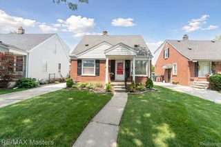 3244 Croissant St W, Dearborn, MI 48124