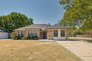 300 Monica St, Glenn Heights, TX 75154