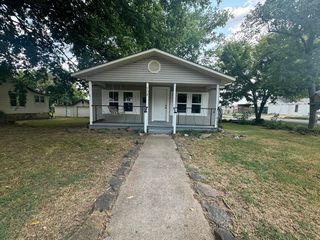 704 S  Broad St, Batesville, AR 72501