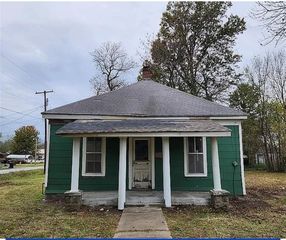 939 S  Wyandotte Ave, Baxter Springs, KS 66713