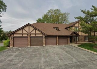 1602 Thames Ct #C, Wheaton, IL 60189