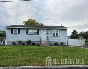 324 Evans Ave, Piscataway, NJ 08854