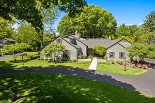 926 Sunset Rd, Geneva, IL 60134