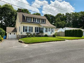 21 Willowdale Ave, Waterbury, CT 06708