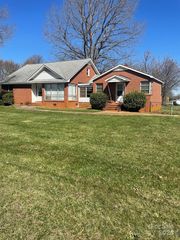 3056 W  State Highway 27, Lincolnton, NC 28092