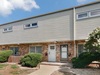 2210 E  Lincoln St, Bloomington, IL 61701