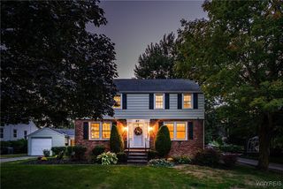 87 S  Forest Rd, Williamsville, NY 14221
