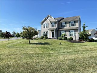 5841 Quarter Moon Dr, Jamesville, NY 13078