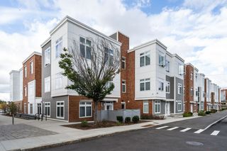 60 Cross St E #105, Somerville, MA 02145